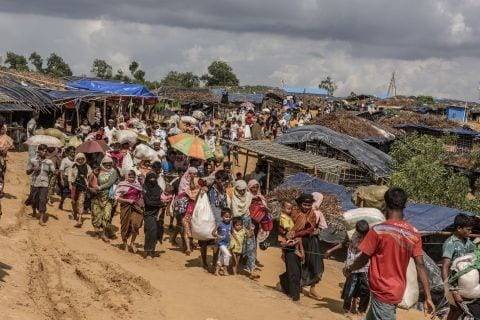 Pelarian Rohingya enggan pulang kerana bimbang keselamatan diri. - Foto Bloomberg News