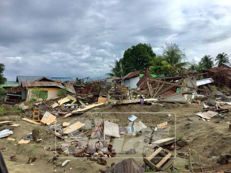 Keadaan di Palu selepas tsunami dan gempa.