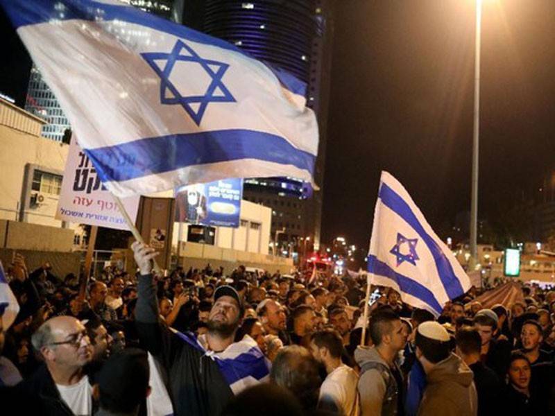 Warga Israel desak Netanyahu meletak jawatan Perdana Menteri Israel.