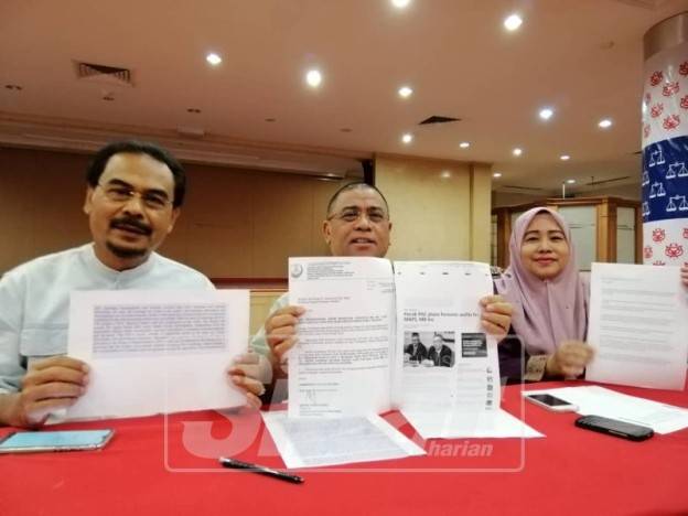 Saarani (tengah) pada sidang media, hari ini.