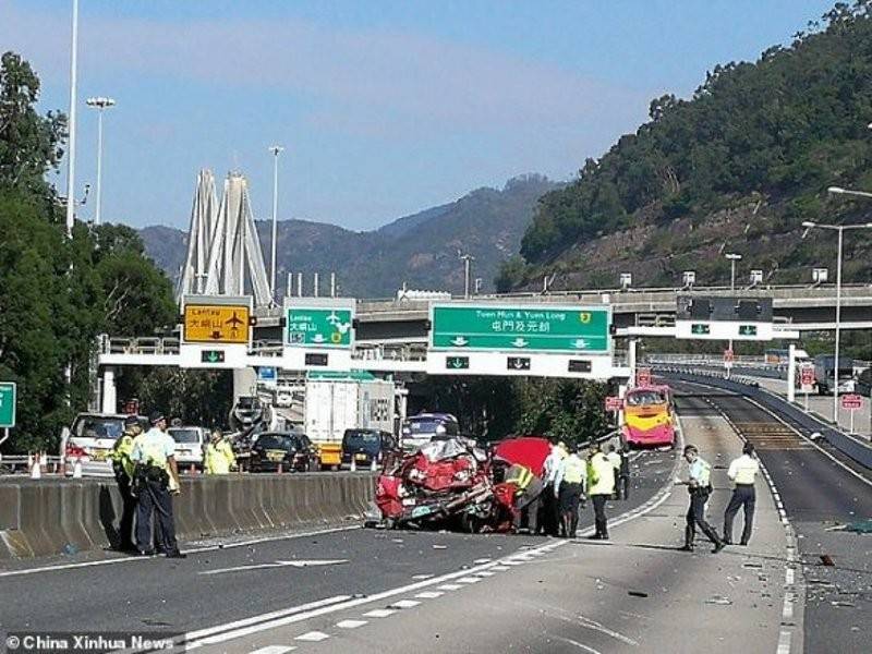 Nahas mengorbankan lima orang, manakala 32 lain cedera. - Foto Xinhua News