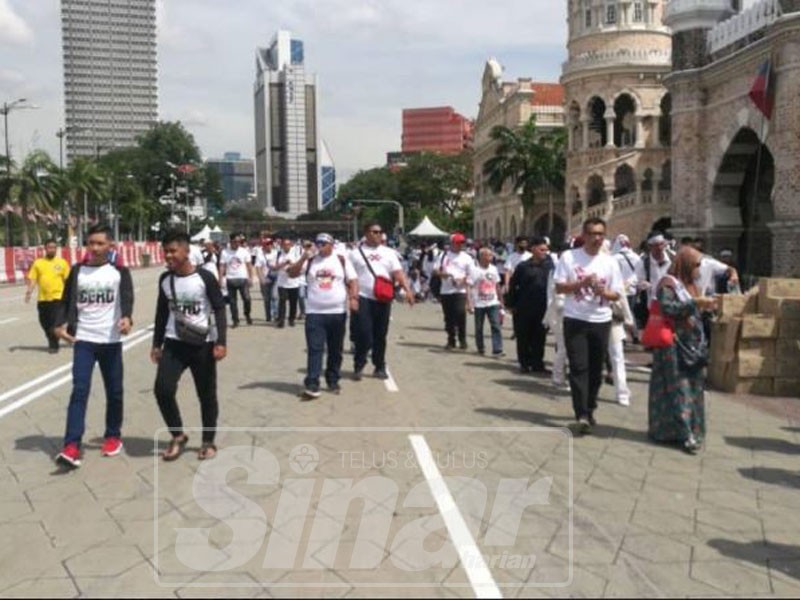 Keadaan dan suasana di Dataran masih tenang buat seketika