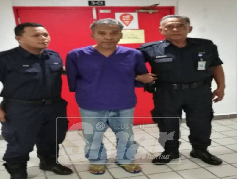 Tertuduh, Basri Ismail, 55, mengaku tidak bersalah menyebabkan kecederaan kepada anak saudaranya, di Mahkamah Majistret Kuala Terengganu, hari ini.