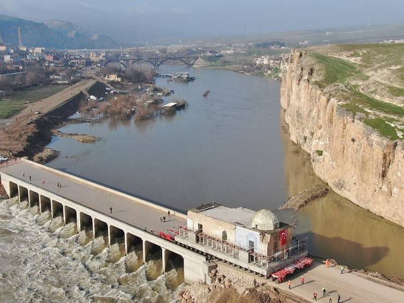 Pemindahan itu dibuat untuk memastikan artifak itu tidak musnah akibat banjir.