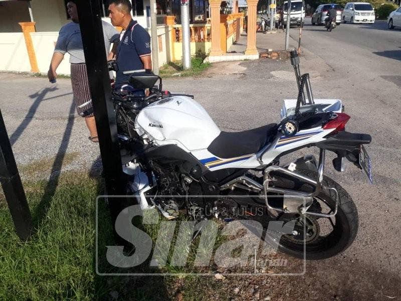 Keadaan motosikal yang ditunggang mangsa.