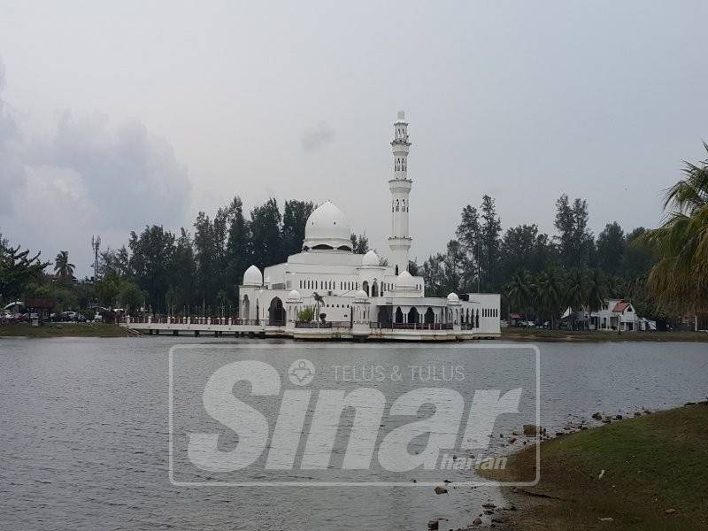 Pemandangan lagun Kuala Ibai yang cantik.