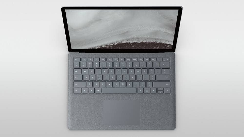 Surface Laptop 2 memberikan prestasi luar biasa.