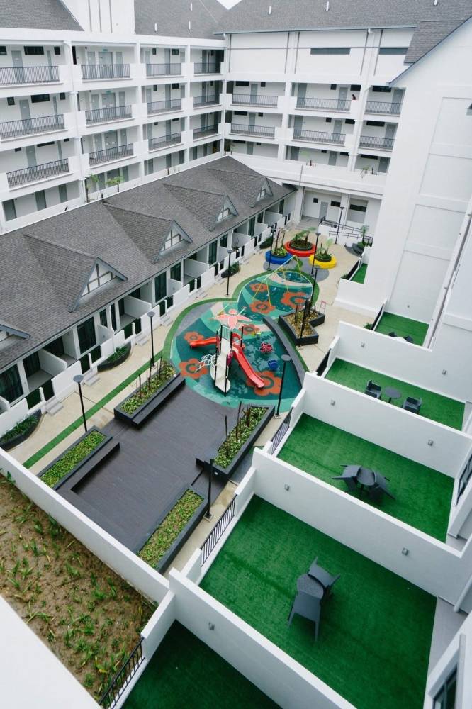 
Pandangan taman permainan kanak-kanak yang menjadi pilihan pengunjung yang berkeluarga.