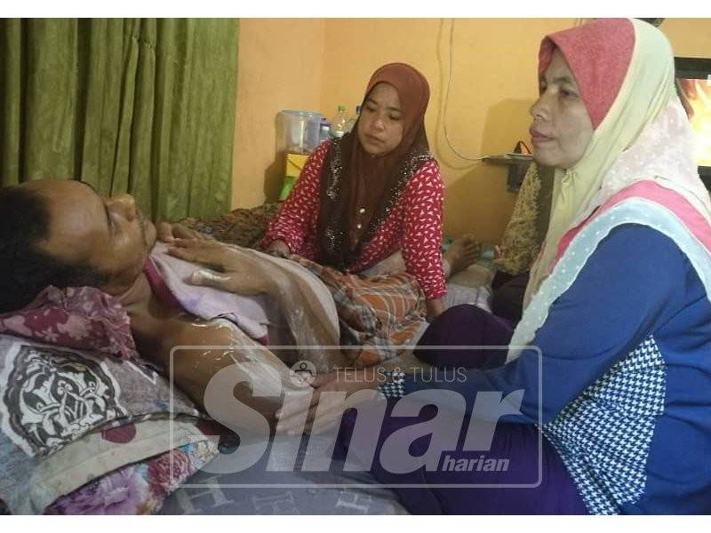 Keadaan Nik Zulkifli selepas dibenarkan pulang dari hospital kira- kira dua minggu lalu.