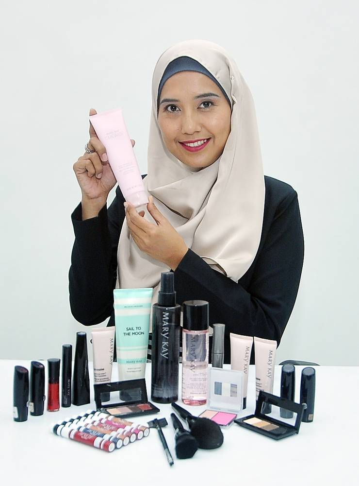 
MISLIANOR mahu kaum Hawa di luar sana memilih produk yang bersesuaian dengan kulit wajah mereka.