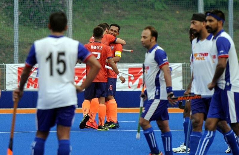 Marhan Jalil meraikan gol menentang Nur Insafi di Stadium Tengku Abdullah, Bangi hari ini.