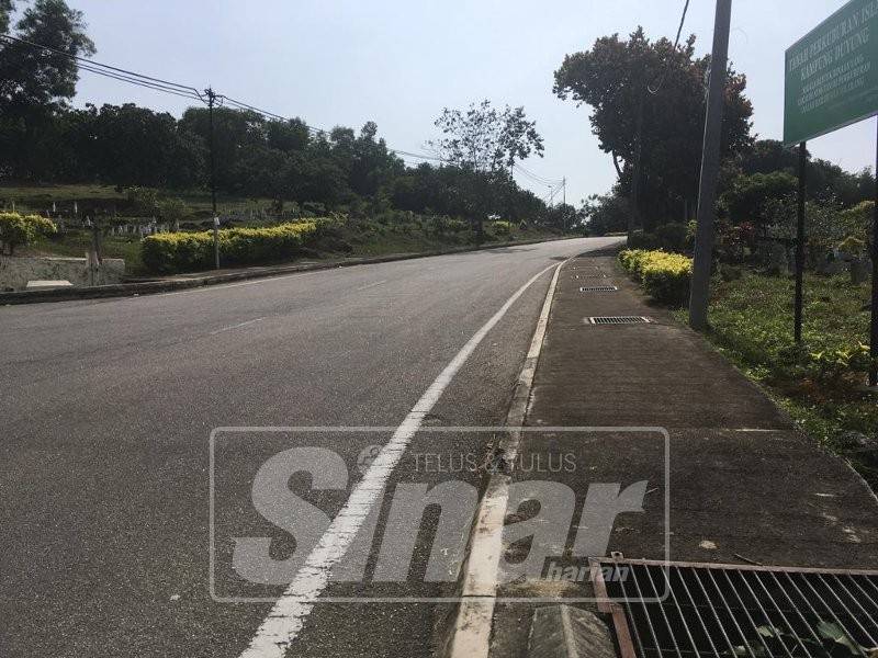 Salah satu jalan yang melalui fasa pembesaran.