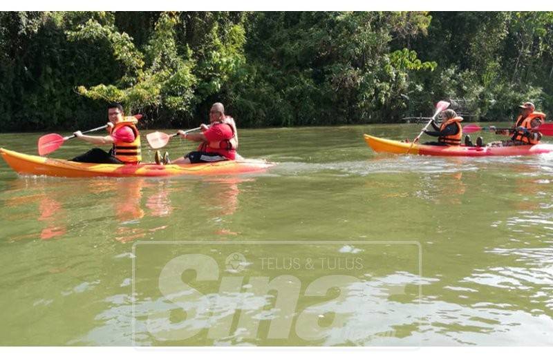 Kar Hing menyertai acara berkayak pagi tadi.