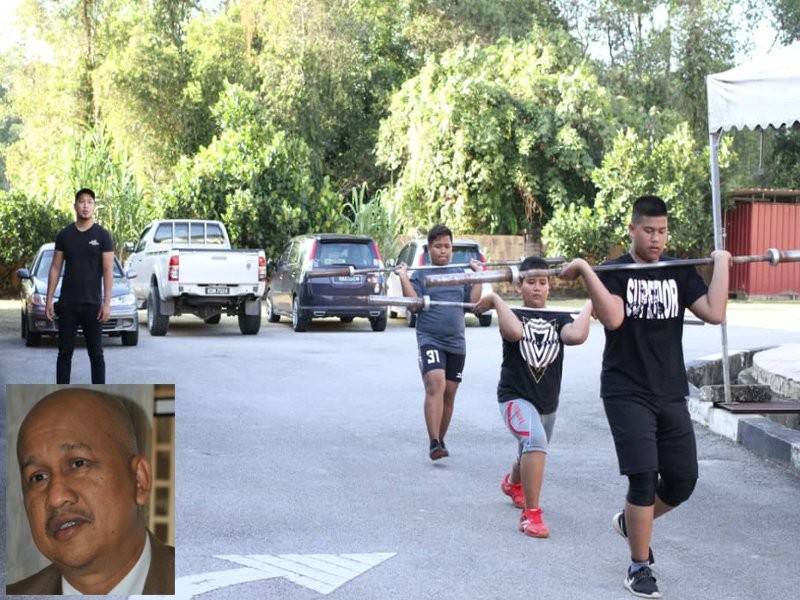 Atlet pembangunan sukan angkat berat sedang menjalani latihan. Gambar kecil, Mohd Shafaruddin.