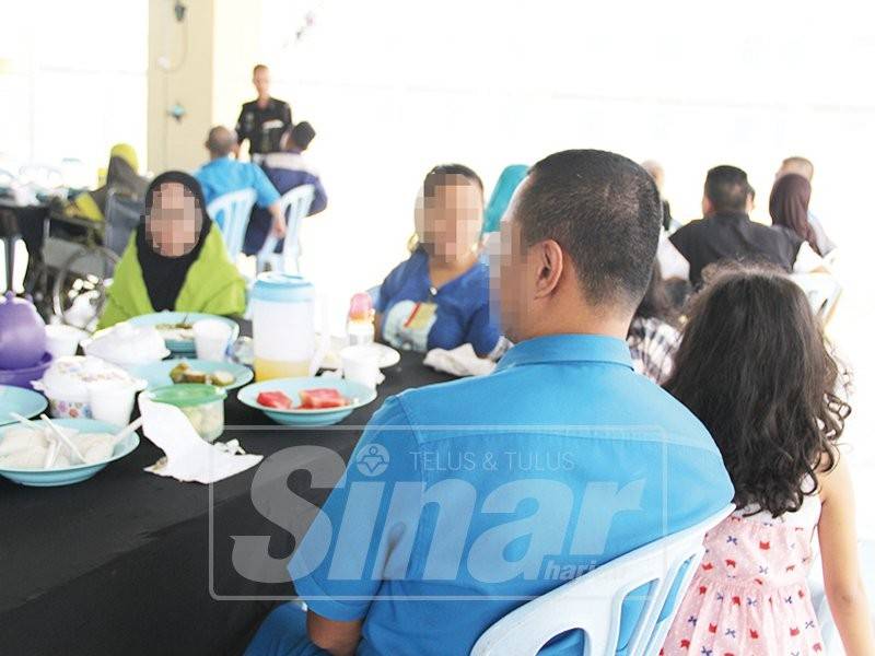 Zam gembira dan bersyukur berpeluang bertemu dengan keluarganya pada Hari Raya Aidilfitri.
