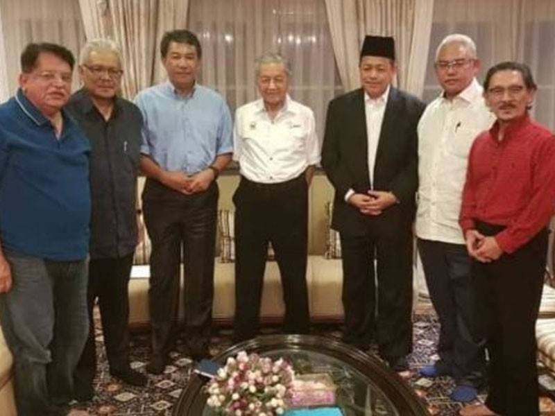 Tular foto beberapa pemimpin tertinggi Umno termasuk Noh bertemu Dr Mahathir, September lalu mencetuskan pelbagai spekulasi termasuk kemungkinan mereka bakal keluar Umno.