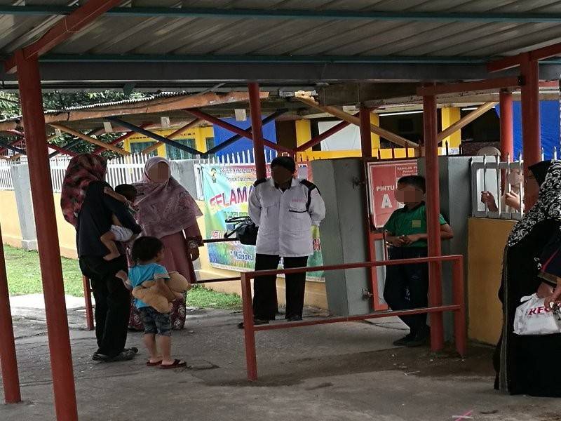 Murid sekolah bakal mendapat program berkualiti sekiranya PIBG mereka tidak berhadapan masalah atau dilema kewangan.- Gambar sekadar hiasan 