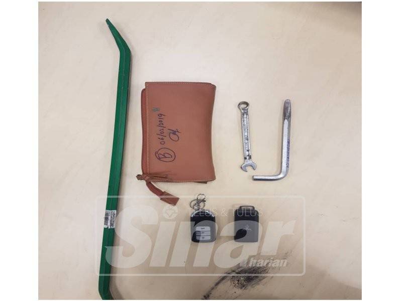 Pelbagai peralatan dirampas