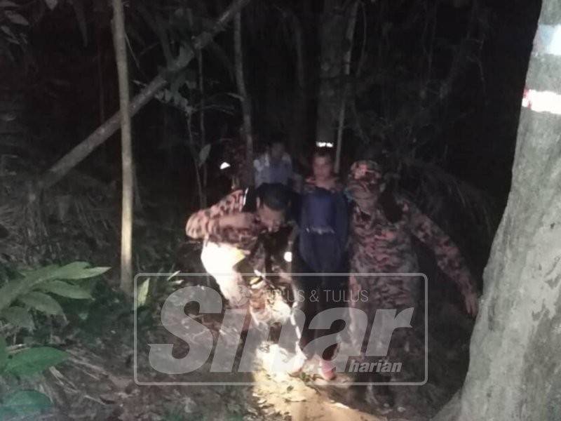 Tiga beranak yang sesat selama dua jam di puncak Bukit Beruang, berjaya diselamatkan anggota bomba Balai Bomba dan Penyelamat Ayer Keroh di sini, malam tadi.