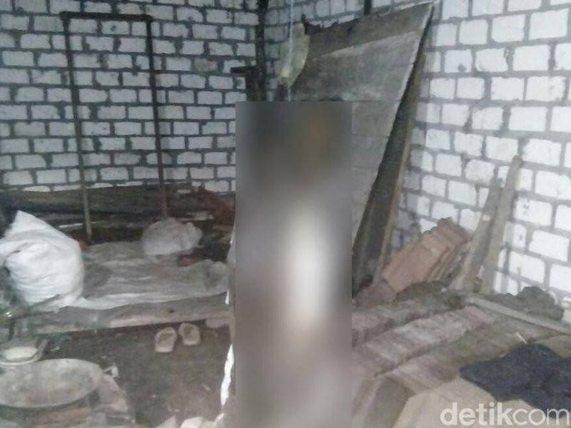 Mayat Ngadi ditemukan dalam keadaan tergantung.