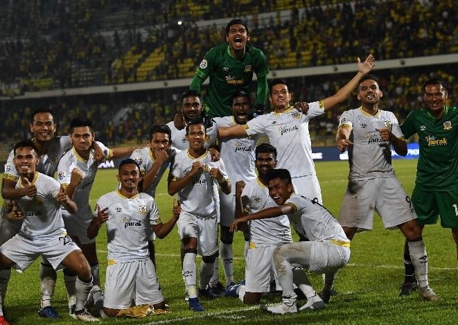 Kesebelasan Perak meraikan kejayaan menewaskan Kitchee SC, Selasa lalu. -Foto: Perak FA