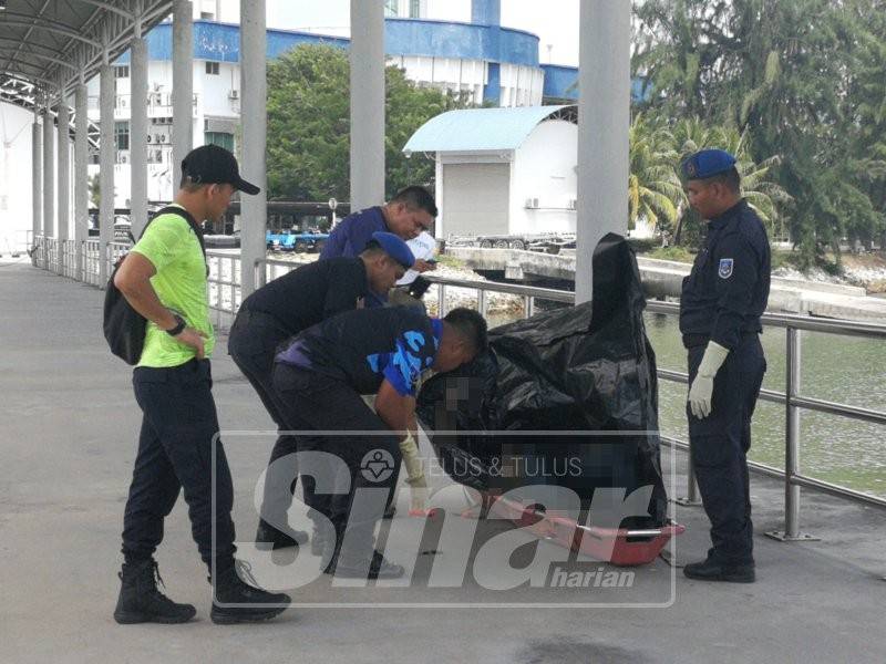 Mayat lelaki berkenaan dibawa ke Jeti Polis Marin di Batu Uban sebelum dihantar ke Hospital Pulau Pinang untuk bedah siasat