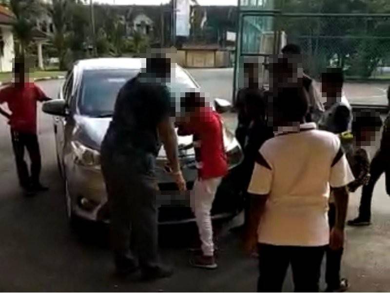 Lelaki terbabit memarahi seorang penghuni Rumah Kanak-Kanak Taiping dipercayai melekatkan gula-gula getah pada kenderaannya.