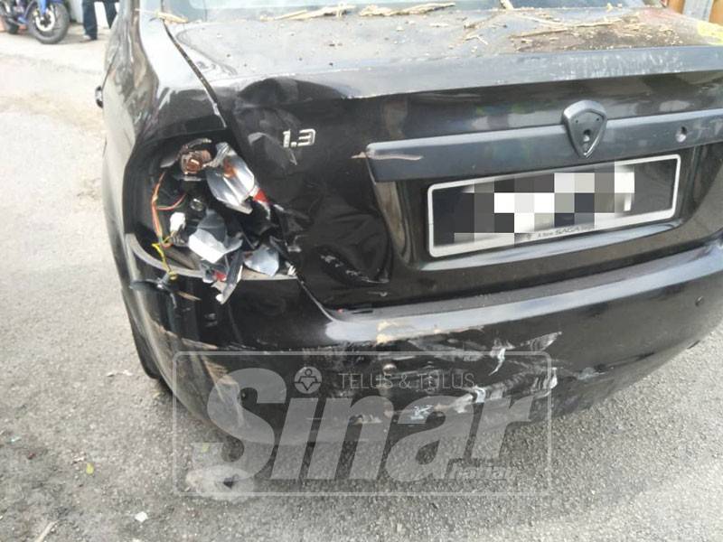 Kereta yang dipandu seorang wanita dipercayai mengundur lalu melanggar mangsa.