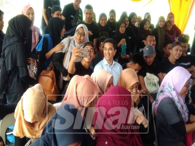 Mohamed Azmin berharap rakyat dapat mengekalkan sokongan kepada kerajaan PH.