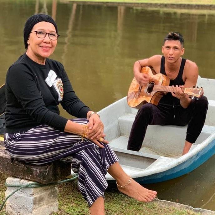 Normah Damanhuri bersama Ahya