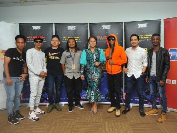 Barisan peserta, hos dan juri tetap BBB 2019