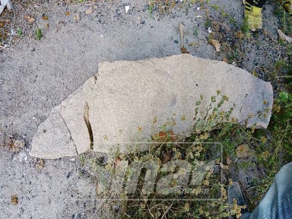 Antara batu megalith yang ditemui. 