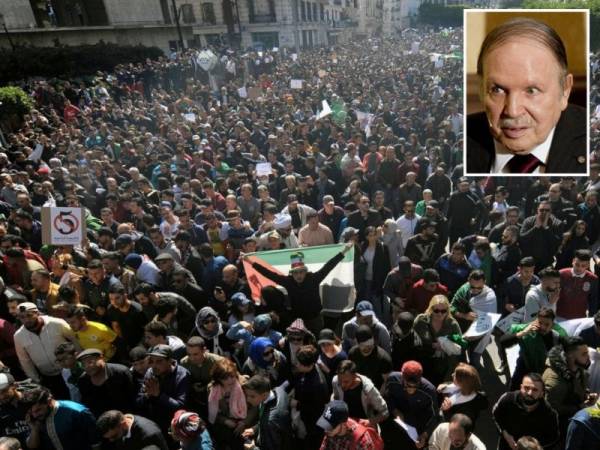 Rakyat Algeria mengadakan bantahan menentang hasrat Presiden Bouteflika untuk bertanding dalam pilihan raya April depan.