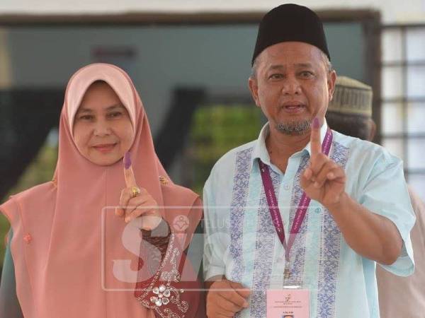 Zakaria Hanafi bersama isterinya, Katijah Beebi Bayikhan. Foto Sinar Harian oleh SHARIFUDIN ABDUL RAHIM