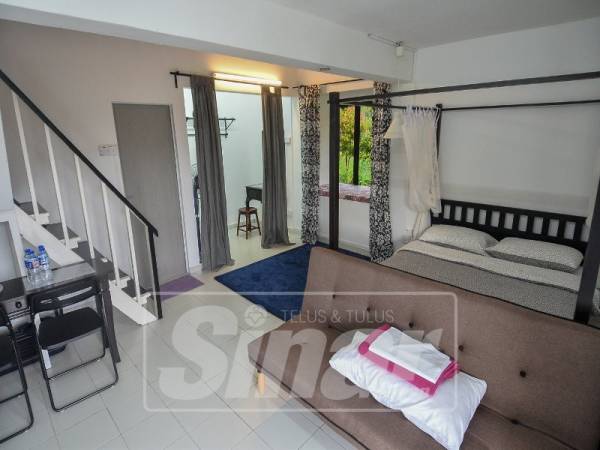 Antara bilik yang ditawarkan kepada tetamu dengan dekorasi ala Inggeris.
