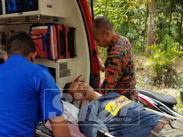 Mangsa yang dalam keadaan lemah dihantar ke Hospital Kuala Kangsar untuk rawatan lanjut.
