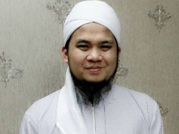 Ustaz Ebit Lew 