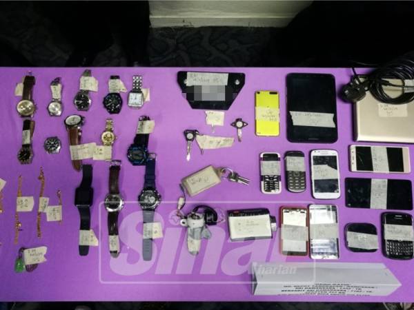 Antara barang yang dirampas.