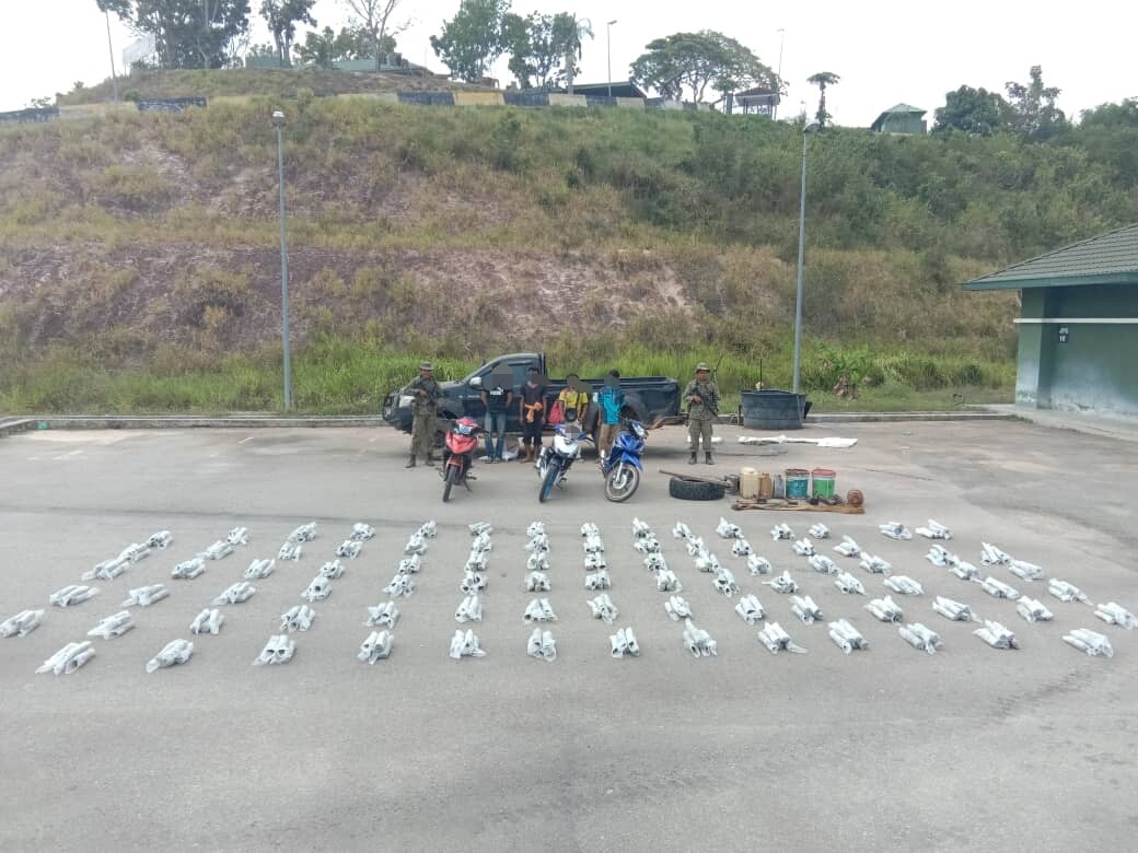 Suspek ditahan ATM bersama daun ketum. -Foto Ihsan ATM