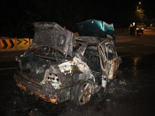 
Kereta BMW terbakar 100 peratus selepas terbabas