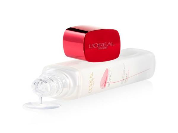 L'Oréal Paris Revitalift Pure Centella Micro-Essence Water.
