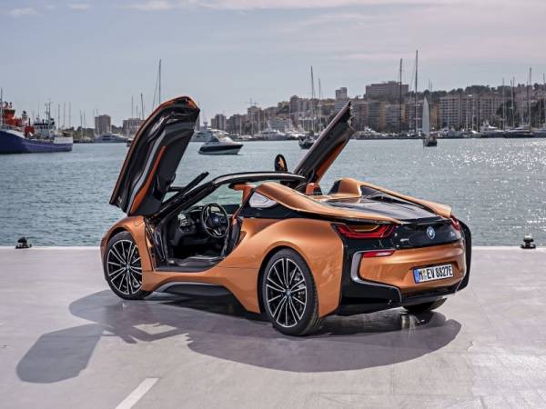 The First-Ever BMW i8 Roadster.
