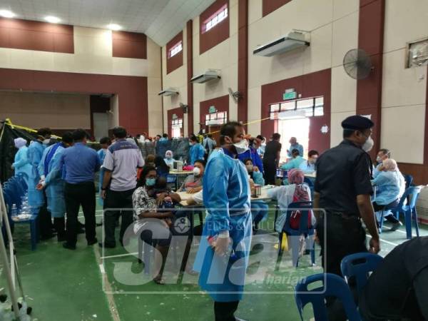Suasana di Dewan Komuniti Taman Pasir Putih, Pasir Gudang.
