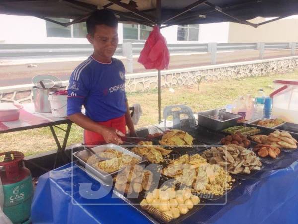 Johar ditemui di gerainya.