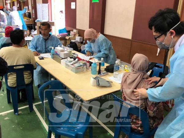 Mercy Malaysia menghantar kepakaran tujuh sukarelawan terdiri daripada doktor dan jururawat yang memulakan tugas awal pagi ini.