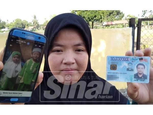 Laila menunjukkan gambar suami dan anak-anaknya.