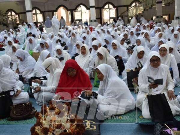 Lebih 1,000 wanita sertai Asy-Syakirin KLCC #QuranHour.
