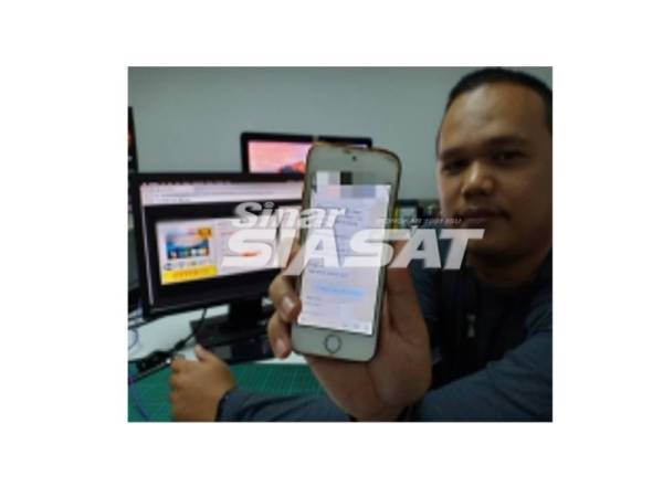 Faiz menunjukkan perbualannya bersama seorang scammer.