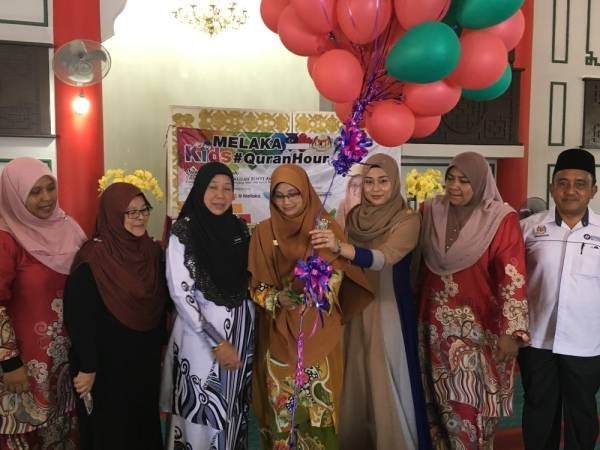 Dalilah menyempurnakan simbolik perasmian.