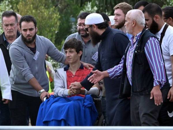 Anak lelaki kedua Khaled, Zaid yang tercedera susulan serangan masjid Christchurch Jumaat lalu turut hadir ke pengebumian bapa dan abangnya. - Foto AFP